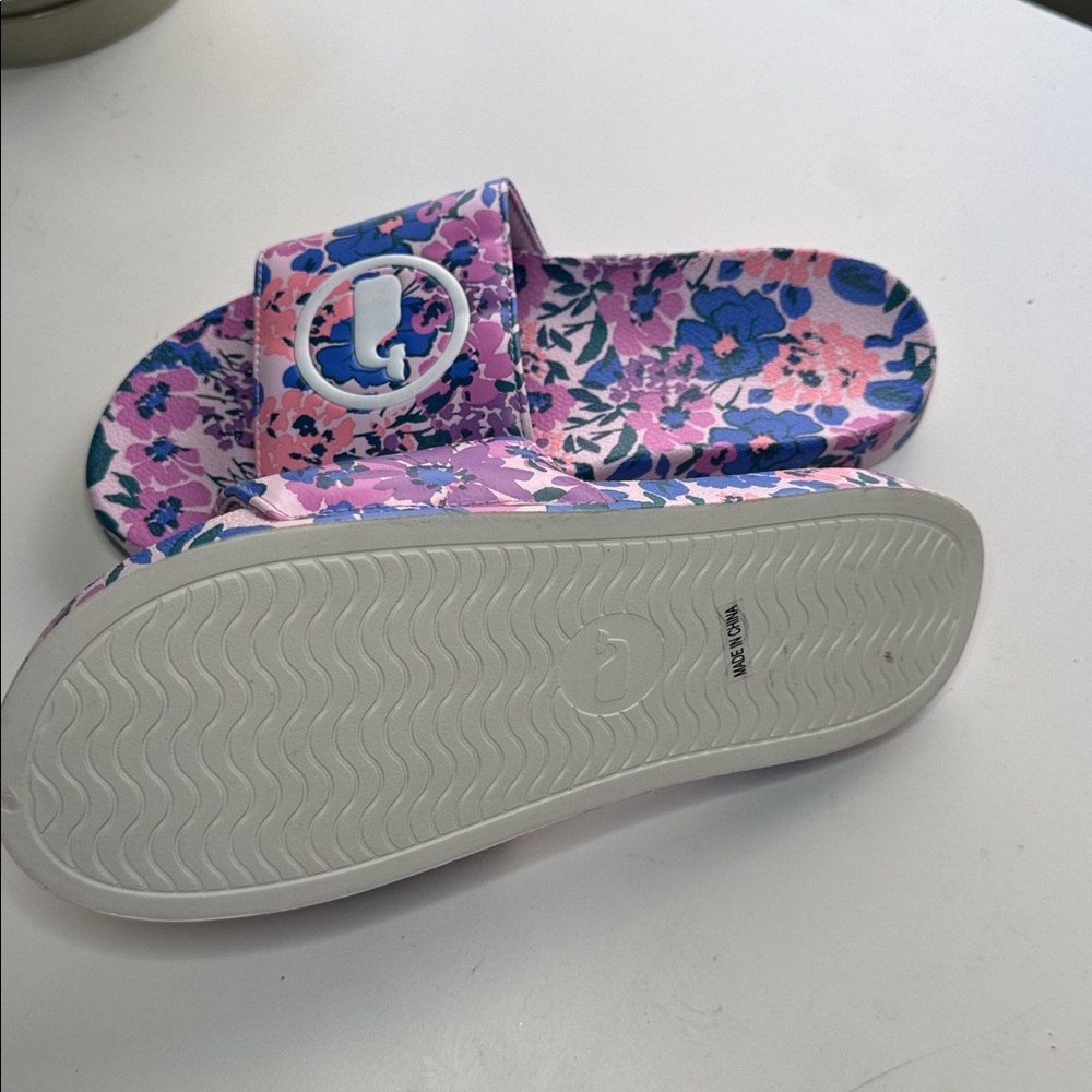 Vineyard Vines Floral Slide Sandals With Logo View 3